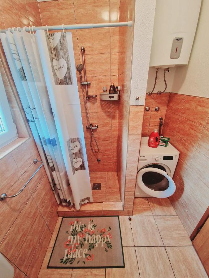 Apartments In Rijeka, Free Parking And Large Terrace, 15Min Drive From The Beach Exterior foto
